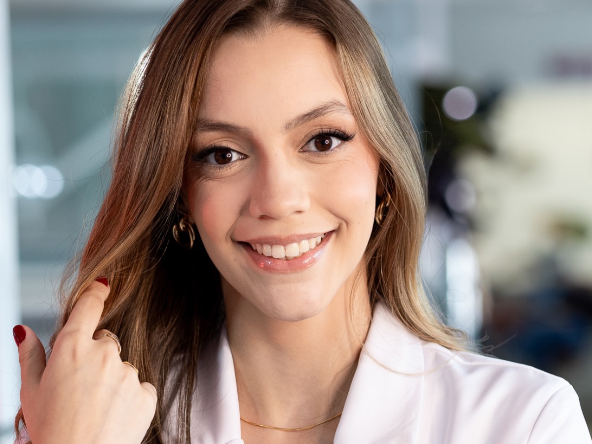 Ana Clara Araújo em seu consultório